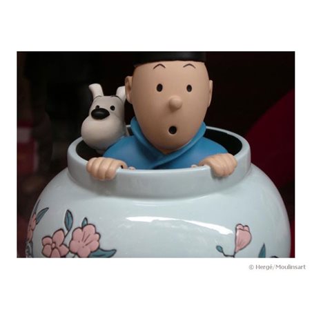 Figurine resin Tintin and Snowy in Vase, 17 cm