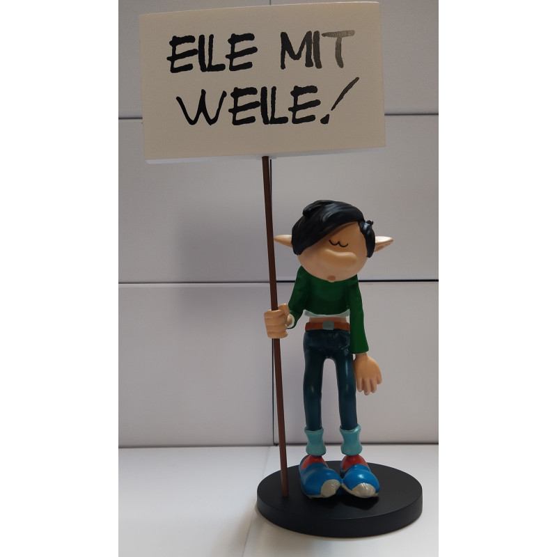 Gaston Lagaffe Statue Resin: Gaston holding sign "Eile mit Weile" (Plastoy 322)