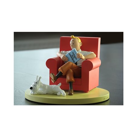 Tintin Statue Resin: Tintin and Snowy at home, 17 cm (Moulinsart 46404)