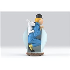 Tintin Statue Resin: Tintin and Snowy in The Chinese Vase Lotus Bleu, 20 cm (Moulinsart 46401)