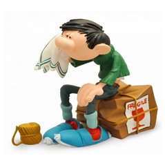 Gaston Lagaffe Statue Resin: Gaston on parcel box (Plastoy 316)
